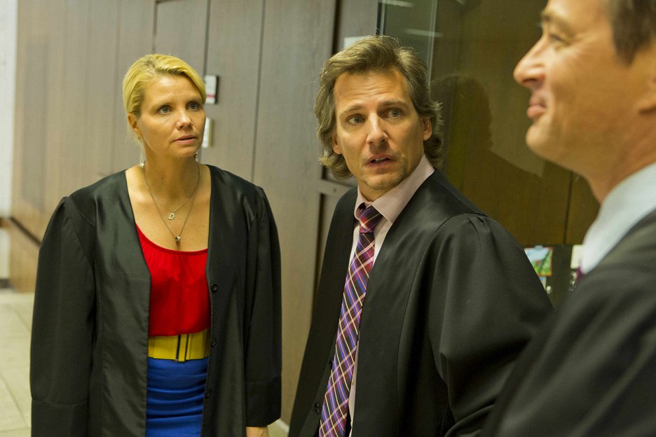 Sie Ist Ein Model Und Sie Sieht Gut Aus Lied Danni Lowinski - Sie ist ein Model und sie sieht gut aus (S04E05) (2013