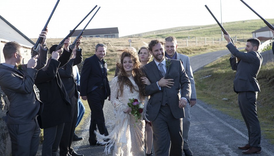 shetland-dead-water-part-1-s02e03-2014-creators-sfd-cz