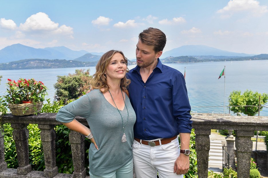 Kreuzfahrt ins Glück Hochzeitsreise ins Piemont (2018) ČSFD.cz