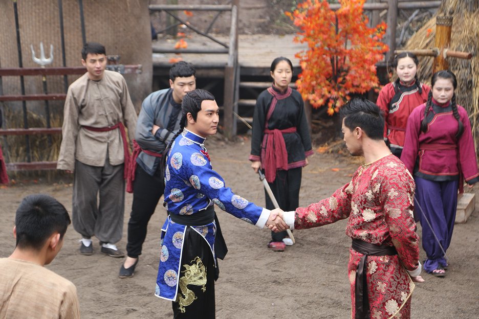 The Golden Armed Brothers (2018) ČSFD.cz