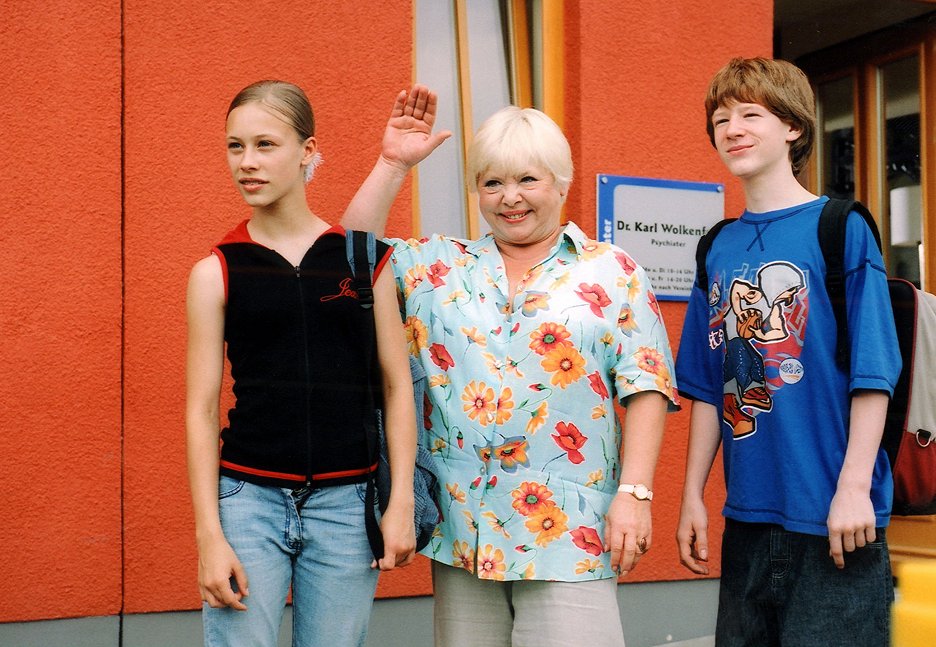 Wie Erziehe Ich Meine Eltern Von Vätern Und Töchtern Wie erziehe ich meine Eltern? - Oma-Opa-Sitter gesucht! (S02E03) (2004