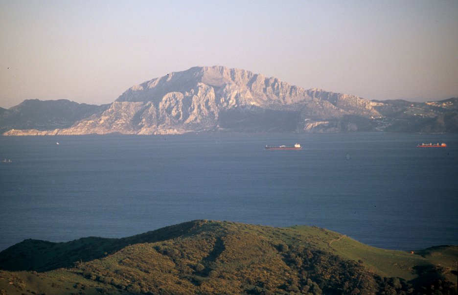 Gibraltar - Brücke zwischen den Welten (2008)  ČSFD.cz