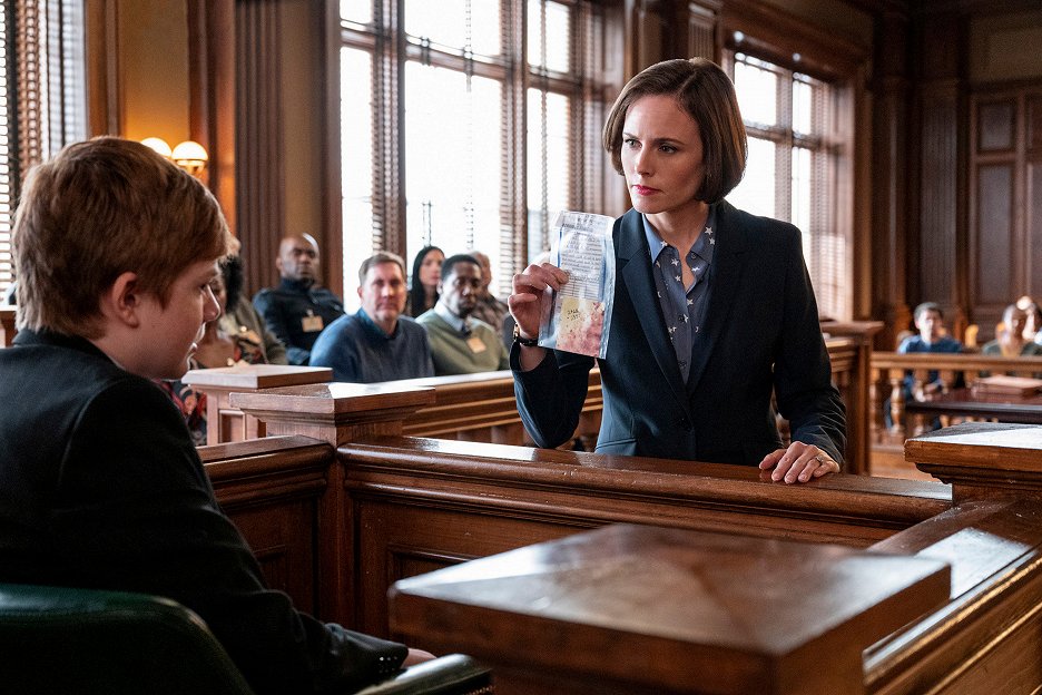 Bull Safe and Sound (S04E08) (2019) ČSFD.cz