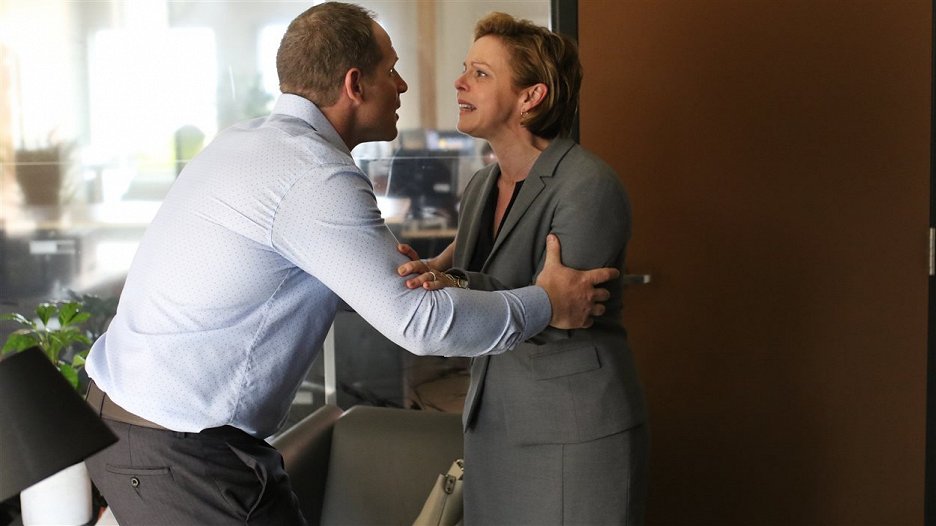 Feux - Episode 9 (E09) (2016) | ČSFD.cz