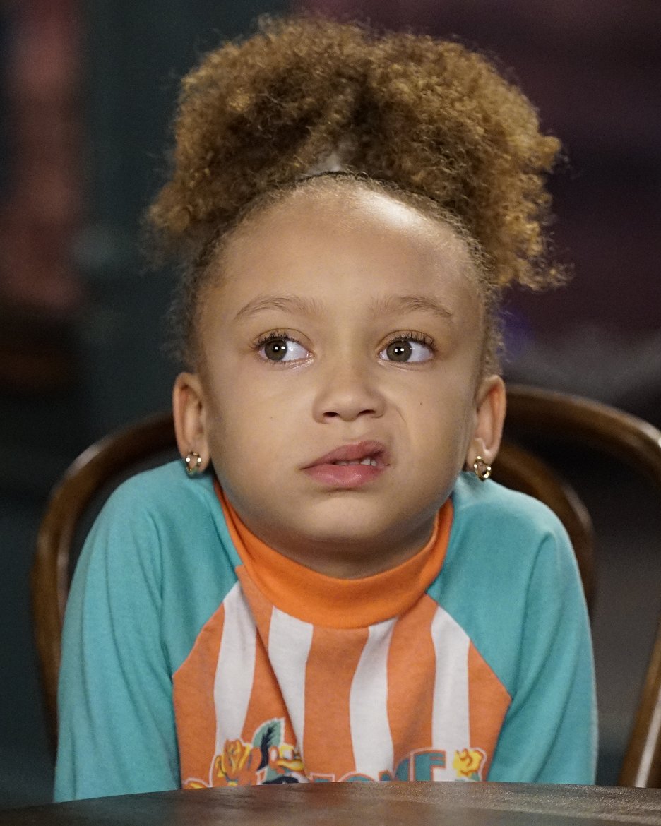 Mixedish Rodiče jsou z jiné (S01E18) (2020) ČSFD.cz