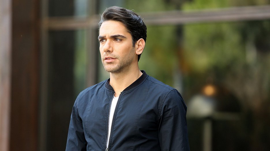 Bana Sevmeyi Anlat Episode 5 (E05) (2016) ČSFD.cz