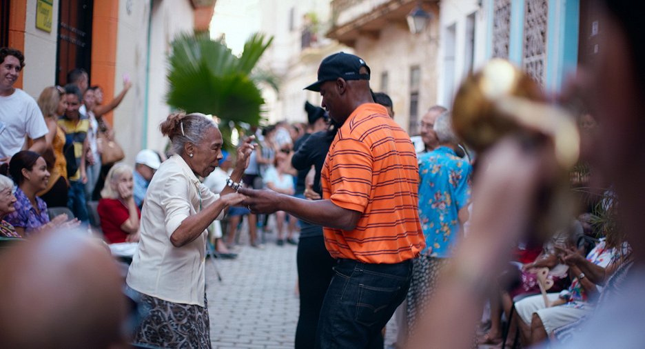 A Tuba to Cuba (2018) ČSFD.cz