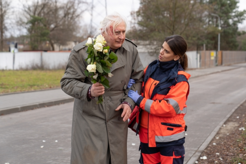 Na sygnale To nie jest normalne (S07E23) (2019) ČSFD.cz