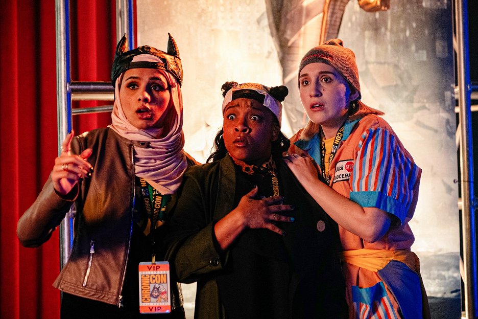 Films Et Séries Tv Avec Aparna Brielle Harley Quinn Smith | Galerie - Z filmu | ČSFD.cz