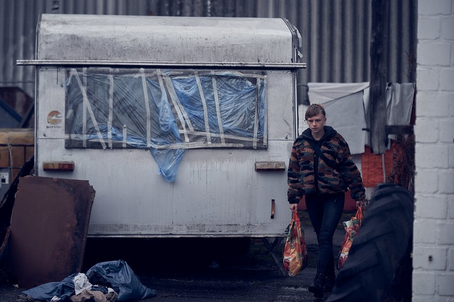 Breaking Even Seeräuber Jenny (E02) (2020) ČSFD.cz