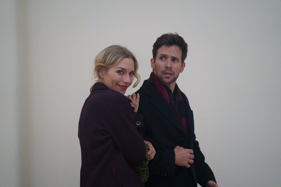 Best Christmas Ball Ever (2019) ČSFD.cz