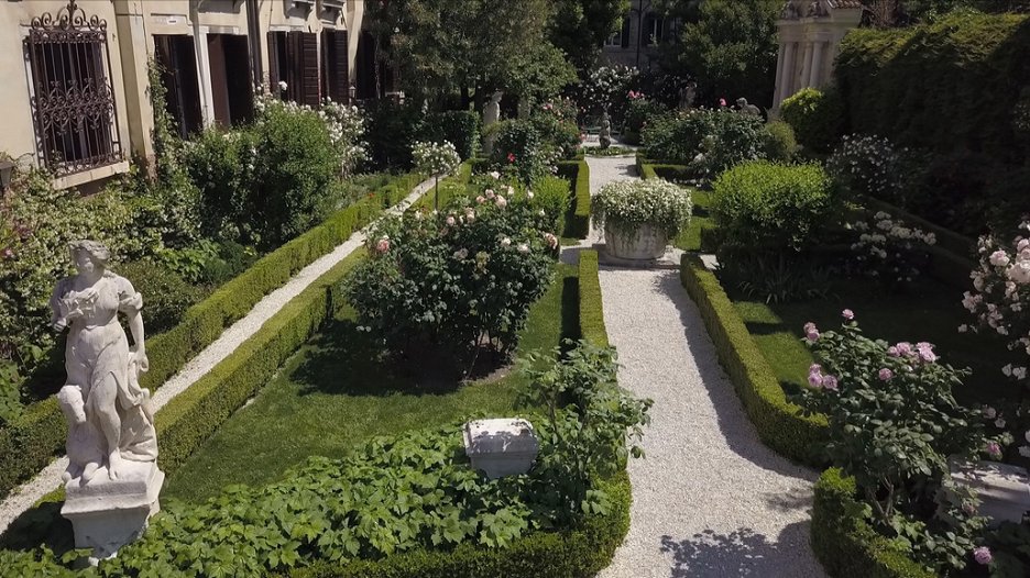 Jardins d'ici et d'ailleurs - Jardins vénitiens (S04E05) (2018) | ČSFD.cz