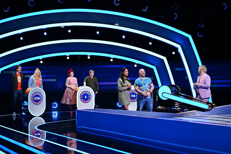 Rolling Das Quiz Mit Der Münze Abgesetzt Rolling - Das Quiz mit der Münze (2021) | ČSFD.sk