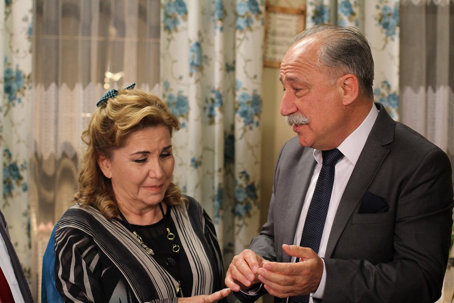 Hangimiz Sevmedik Episode 40 (E40) (2017) ČSFD.cz