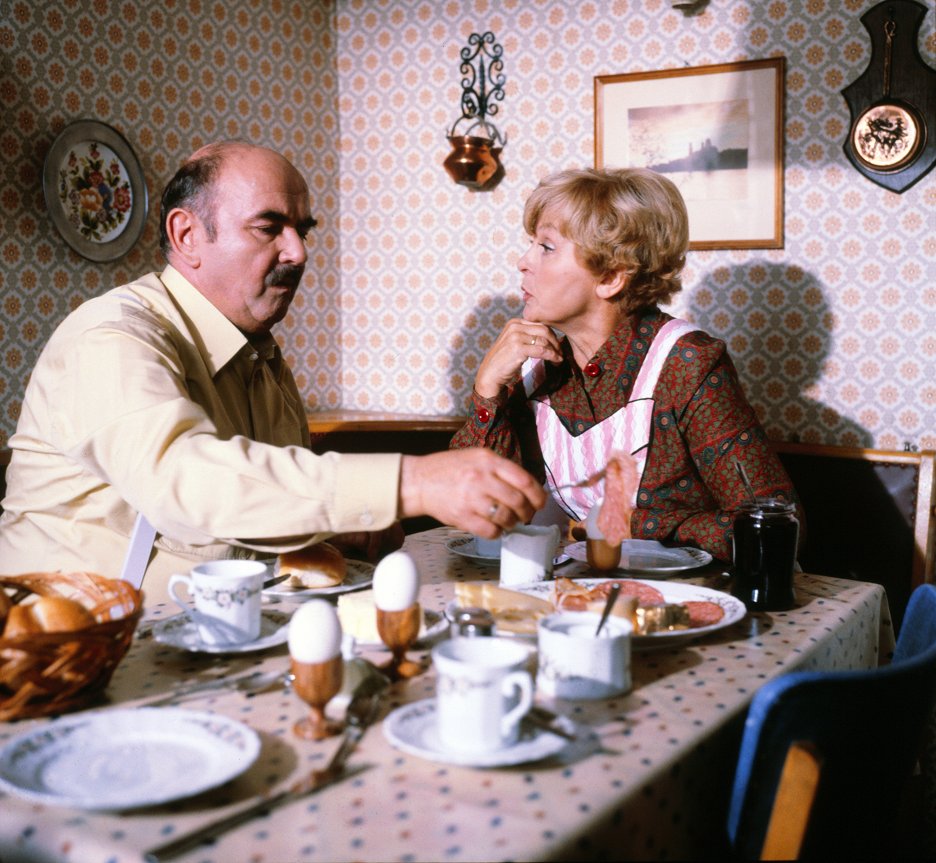 Polizeiinspektion 1 - Große Scheine (S04E02) (1981) | ČSFD.cz