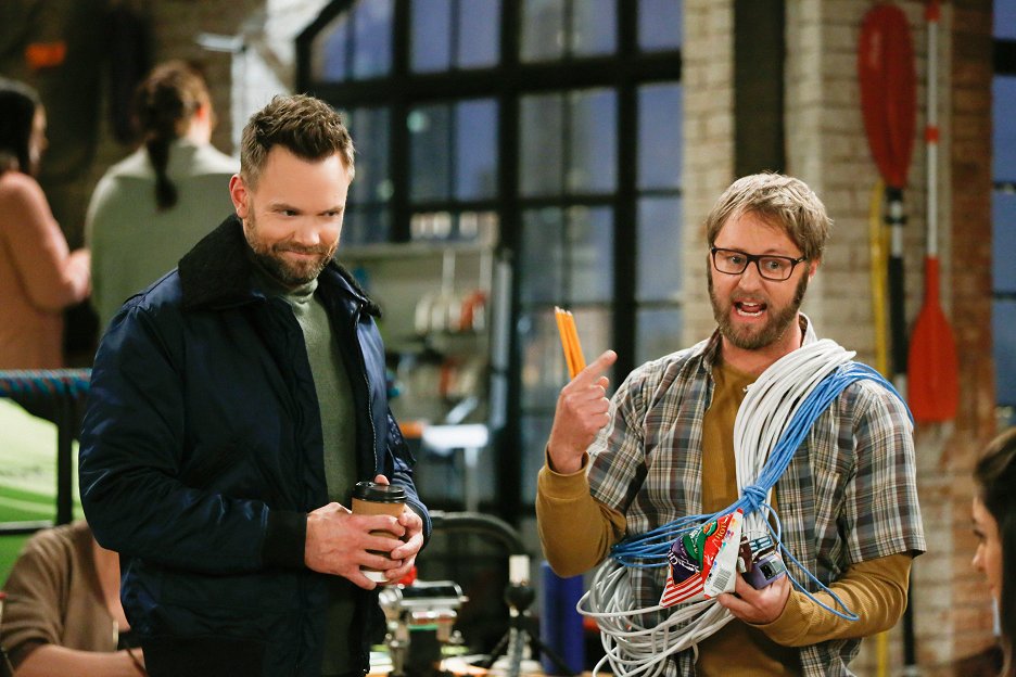 The Great Indoors - Ricky Leaks (E19) (2017) | ČSFD.cz