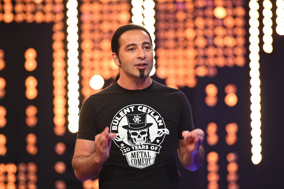 Bülent Ceylan Live Lassmalache (2019) ČSFD.cz