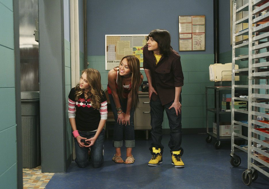 Hannah Montana You Give Lunch a Bad Name (S03E12) (2009) ČSFD.cz