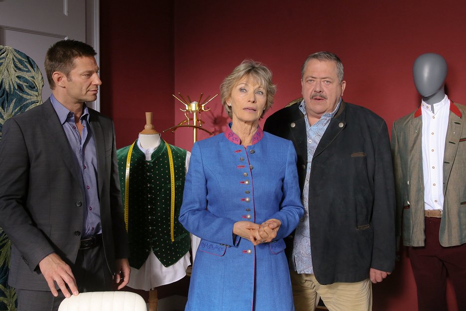 Die Rosenheim-Cops - Nach Strich und Faden (S16E17) (2017) | Gallery