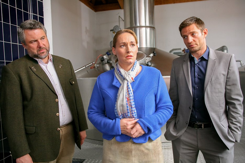 Die Rosenheim-Cops - Eine Leiche zum Bier (S14E12) (2014) | ČSFD.cz