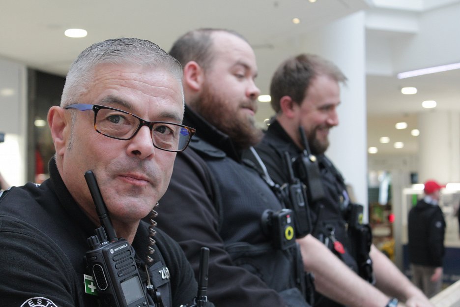 Shoplifters: At War with the Law (2020) | ČSFD.cz