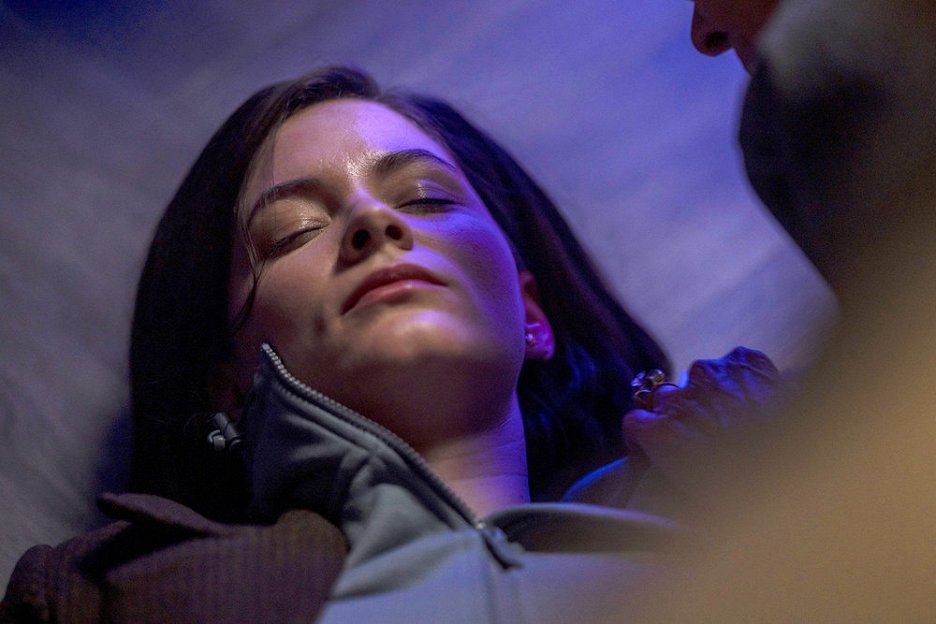 Nemocnice New Amsterdam - Unfinished Business (S04E17) (2022) | ČSFD.cz