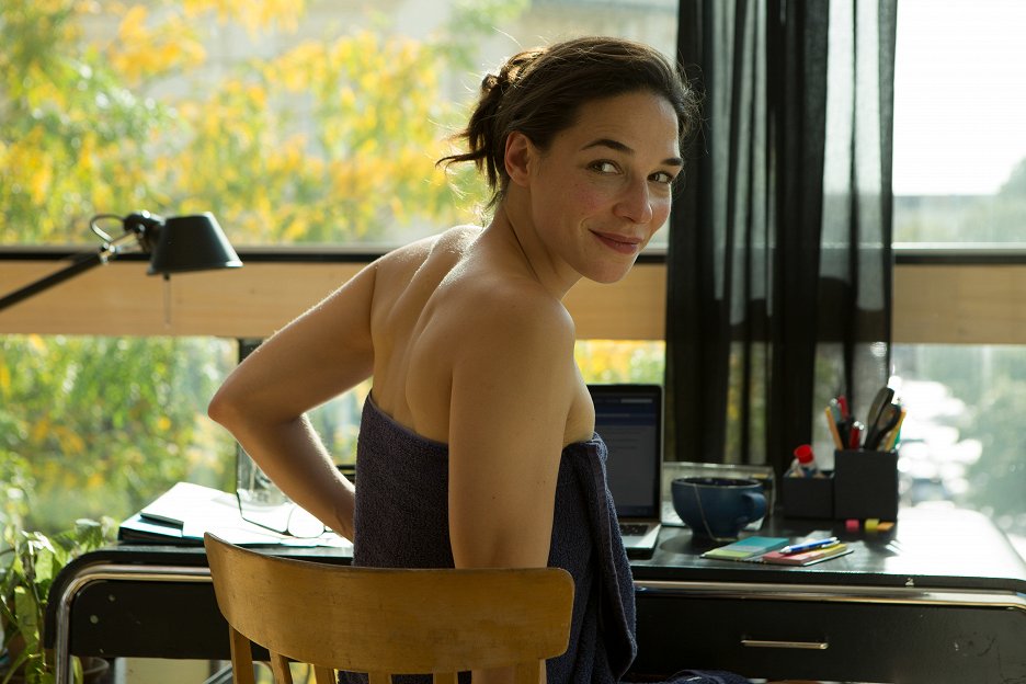 Safe Episode 1 (E01) (2022) ČSFD.cz