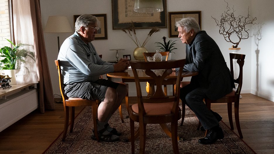 Trailer Für Das Licht In Einem Dunklen Haus Das Licht in einem dunklen Haus (2022) | Galerie - Z filmu | ČSFD.cz
