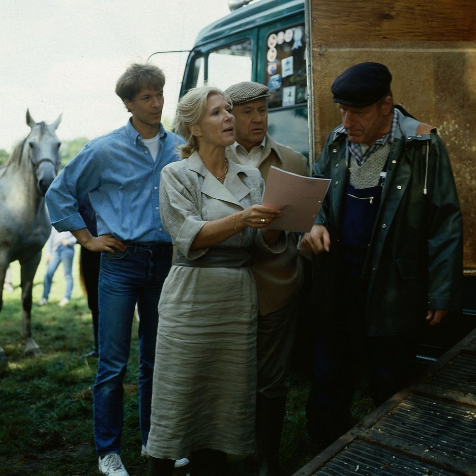 Dedičstvo Guldenburgovcov - Kopf oder Zahl (S01E13) (1987) | ČSFD.cz