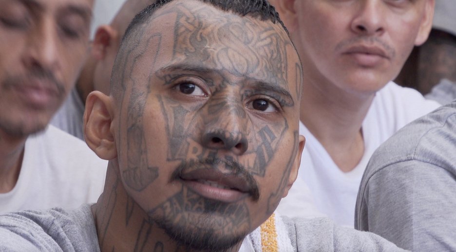 El Salvador MS13 vs Barrio 18 (2021) ČSFD.cz