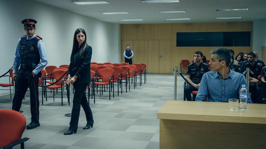 Tělo v ohni - Nemožné (E06) (2023) | ČSFD.sk