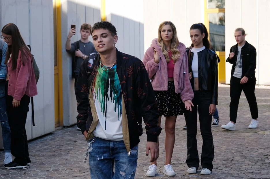 Eppure cadiamo felici (2023) ČSFD.cz Eppure cadiamo felici (2023) ČSFD.cz