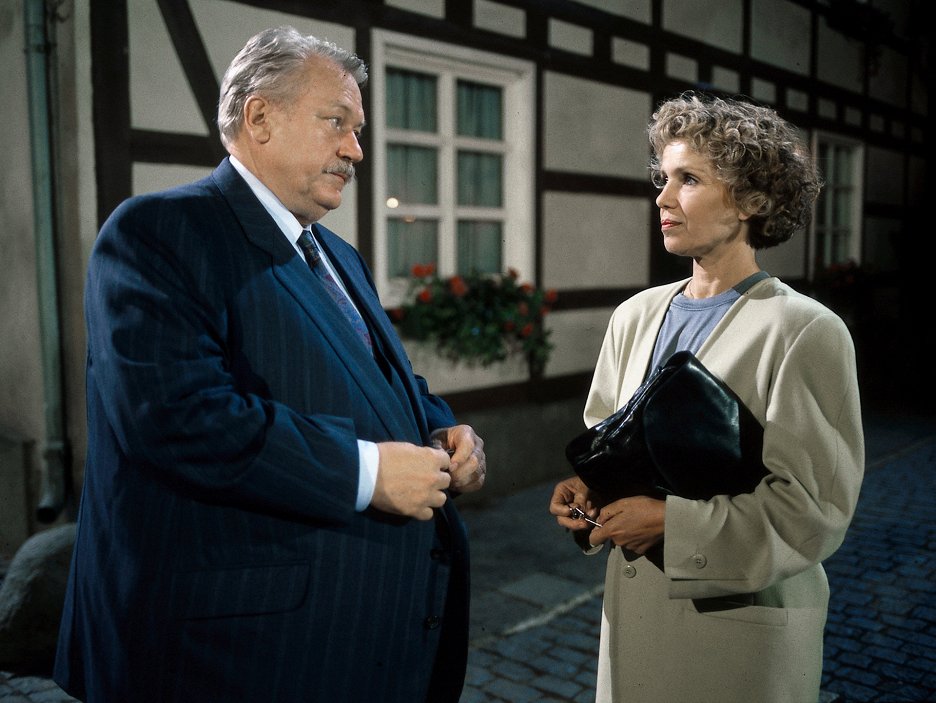 Diese Drombuschs Staffel 5 Folge 1 Diese Drombuschs - Verlorene Zärtlichkeit (S05E01) (1992) | ČSFD.cz