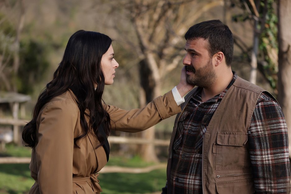 Hudutsuz Sevda - Episode 25 (E25) (2024) | ČSFD.cz