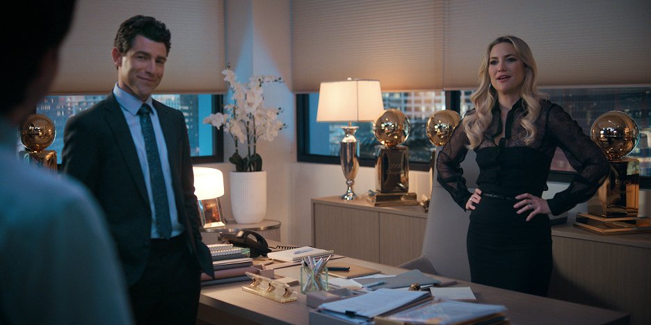 Jordan Rambis Šéfka hry - Aféra Travise Bugga (S01E03) (2025) | ČSFD.cz