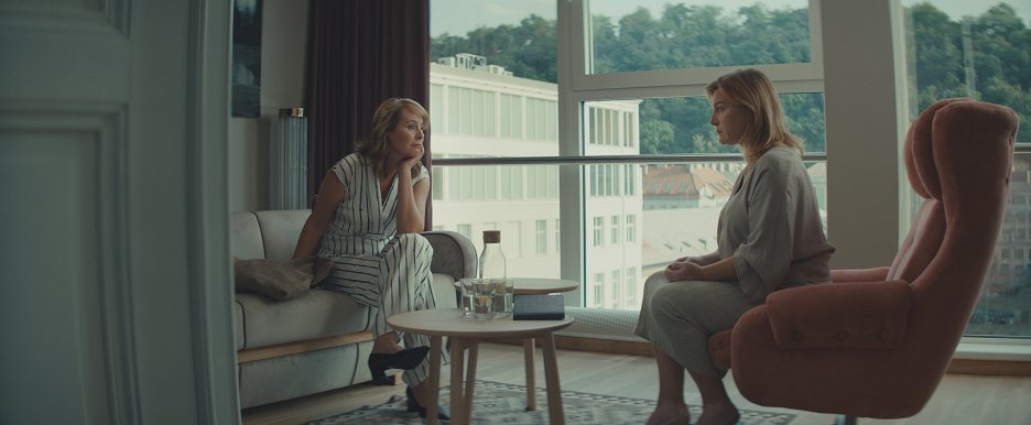 Hynek Čermák jako majitel reklamní agentury v filmu Neporazitelní