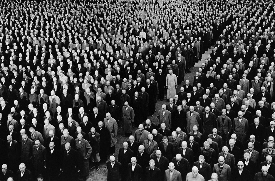 La Nuit de cristal Les pogroms de novembre Episode 2 (E02) (2025 — free download
