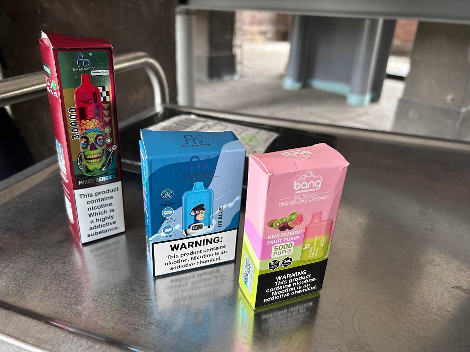 Vapes – Chinas süßes Gift (2025)