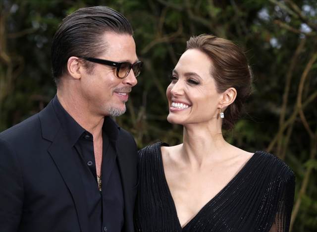 Nejsledovanější.pár Hollywoodu Brad Pitt a Angelina Jolie se v sobotu vzali!