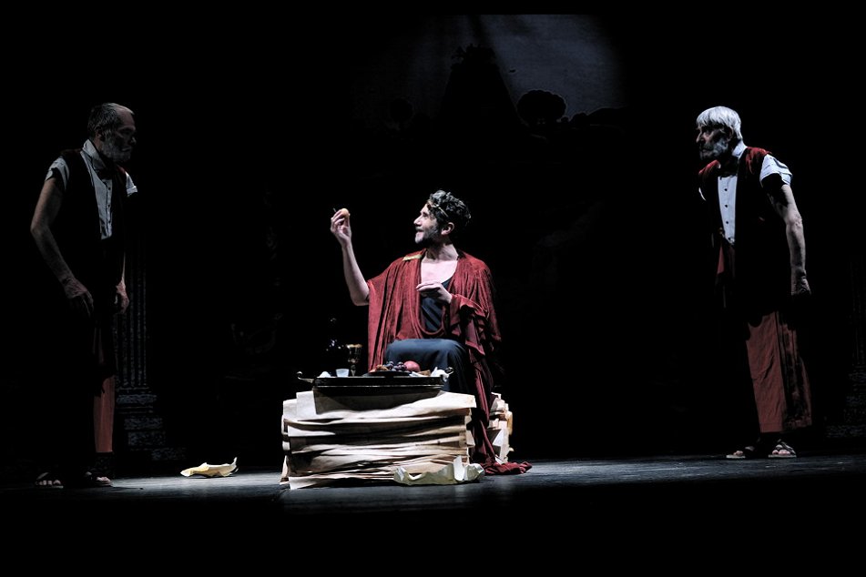 Divadlo: Romulus Veliký, komedie antických rozměrů (08.06.2015 - Divadlo ABC)