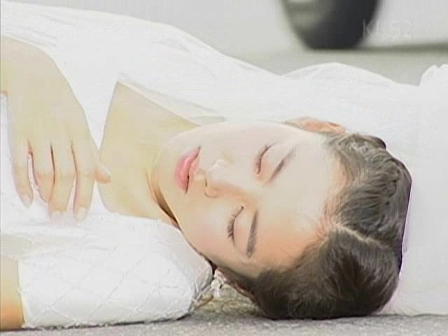 Božská Ye-jin Son v seriálu Summer Scent