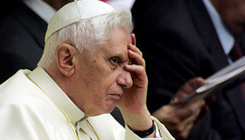 Papež Benedikt XVI. prolomil své mlčení