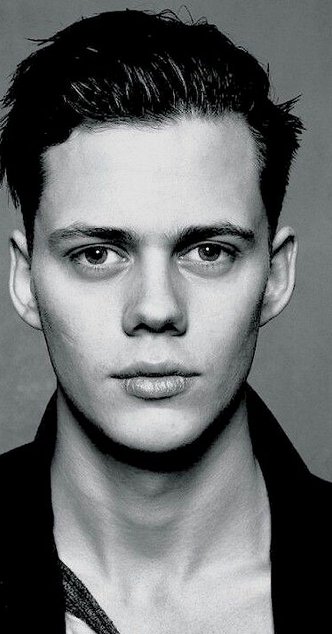 ďaľší obľúbení herci a herečky- Bill Skarsgård