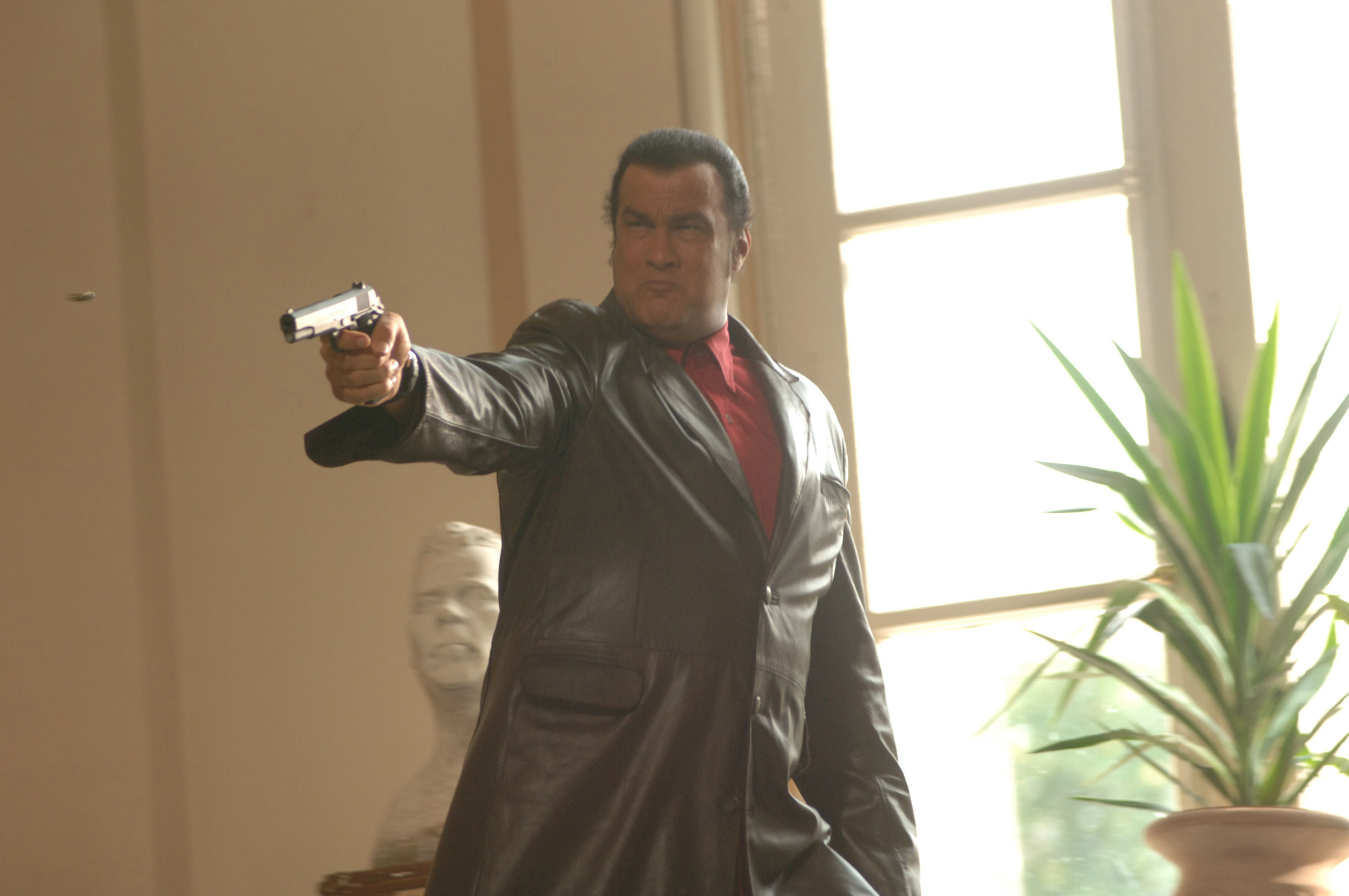 The man from the shadow. Shadow man 2006 Steven Seagal.