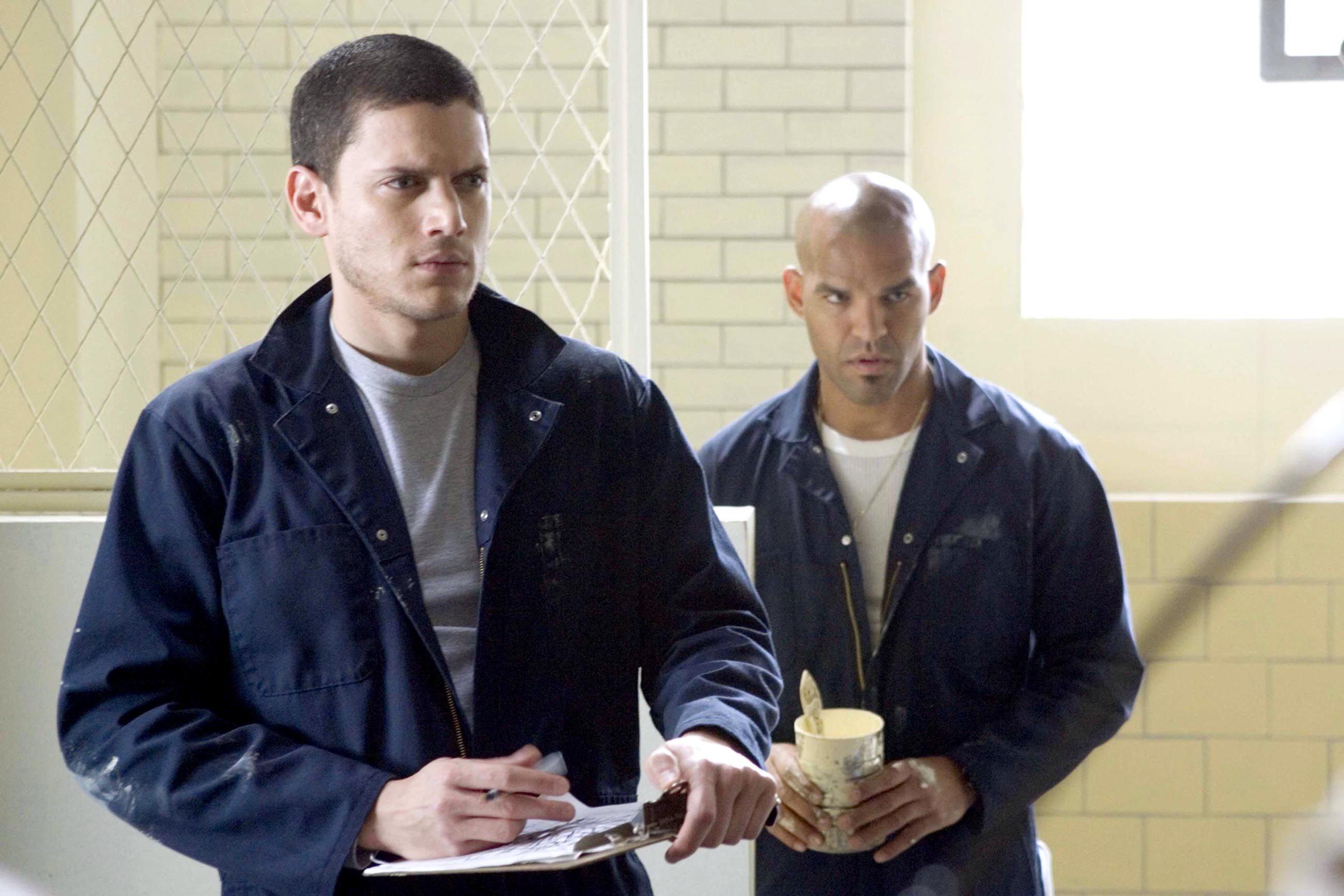 Three men broke prison. Баффи истребительница вампиров Вентворт Миллер. Wentworth Miller Prison Break.